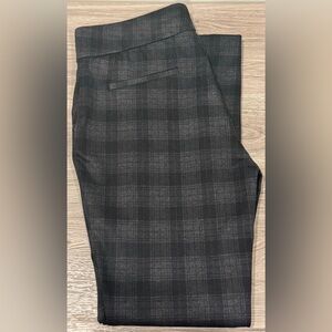 Hilary Radley Black & Gray Plaid Pants Size M